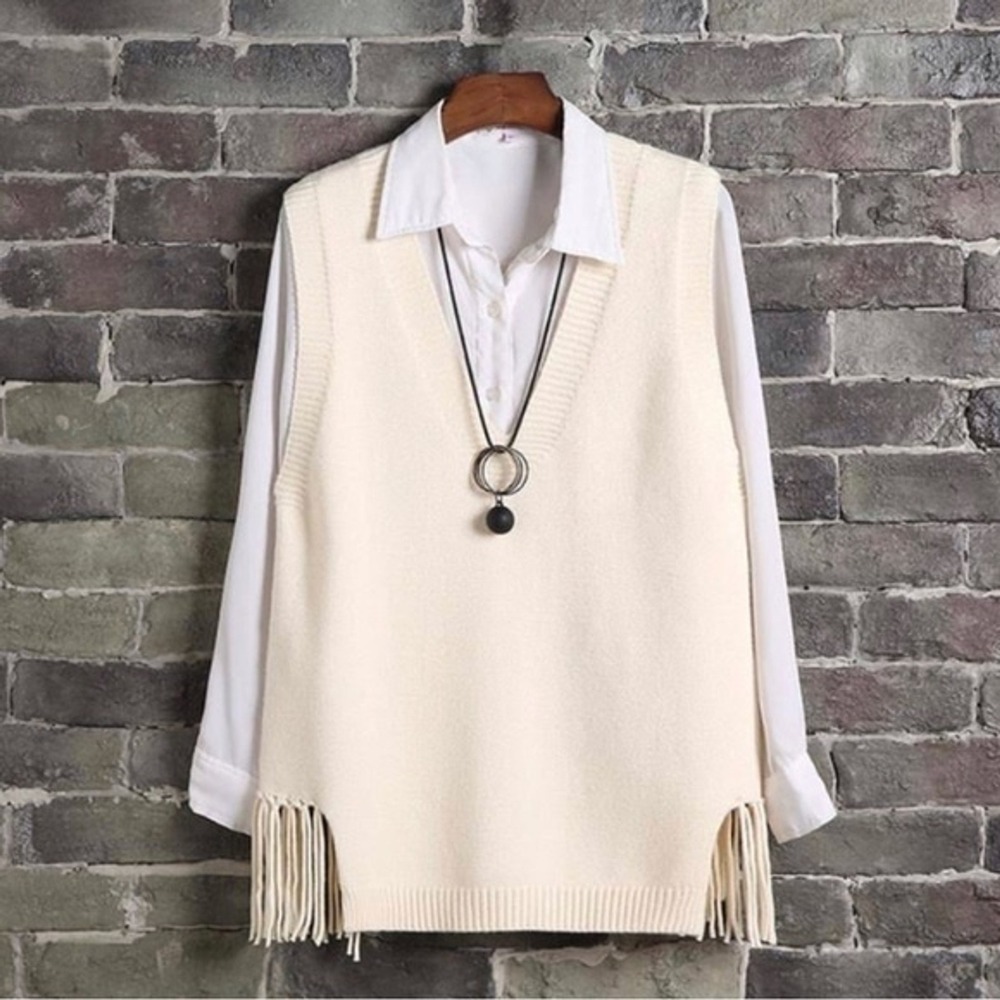 Cyrus Fringe Sweater Vest Sleeveless V Neck Knit Top Cream Boho‎ Chic Medium NWT